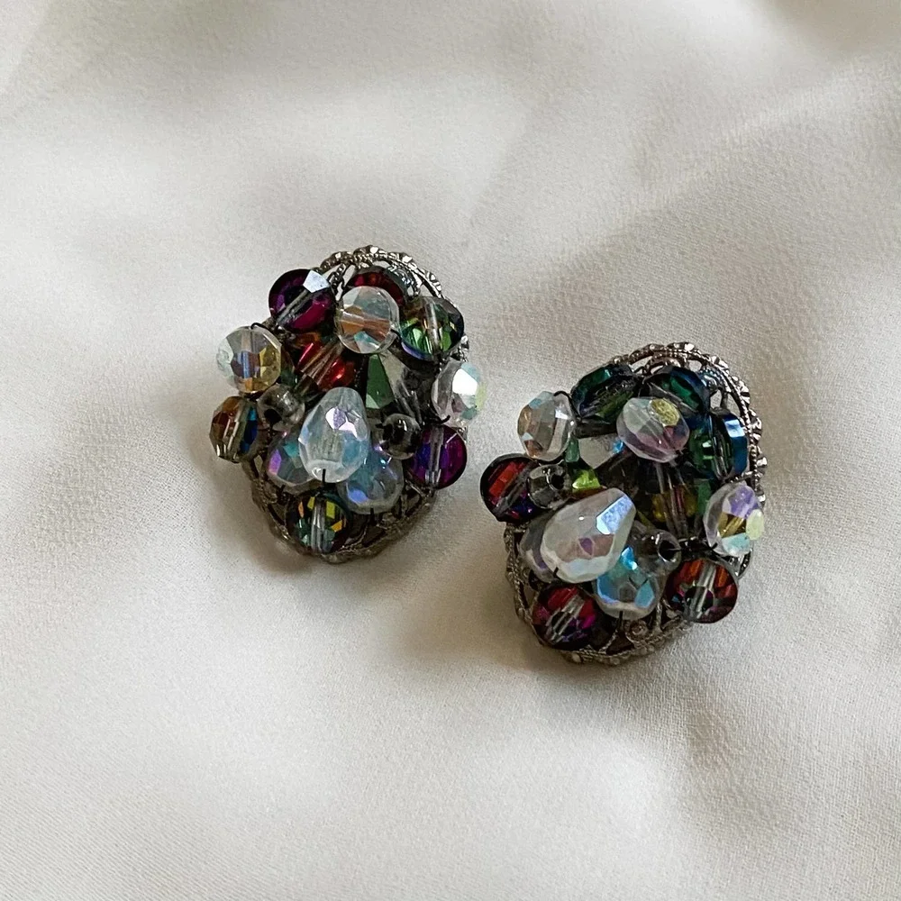 VTG Aurora Borealis Cluster Bead Clip Earrings - Picture 6 of 7